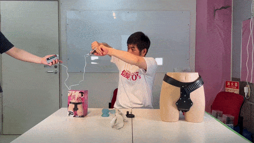 貞操帯『エレクトリックショック チェステティデバイス クリア』実践動画